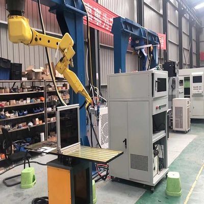Raycus Laser Source 6 Axis 3D Robot Laser Cutter использование для шлемов из стеклянного волокна, шлемов из углеродного волокна, шлемов из кевлара и т.д.