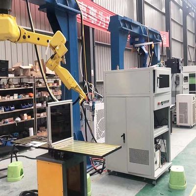 Raycus Laser Source 6 Axis 3D Robot Laser Cutter использование для шлемов из стеклянного волокна, шлемов из углеродного волокна, шлемов из кевлара и т.д.